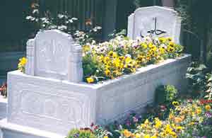 Hüseyin
Hilmi Işık's grave in Eyyüp Sultan